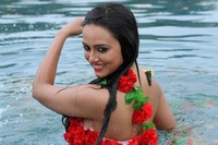 Sana Khan Stills From Nadigayin Diary